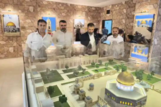 HÜDA PAR Tarsus İlçe Başkanı Tanış'tan Bilim Fuarı'na ziyaret