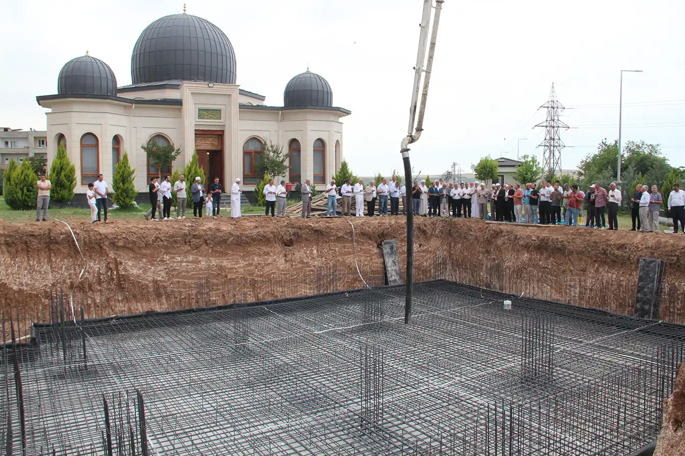 Batman'da Şeyh Maruf Dergah Camii'nin temeli dualarla atıldı