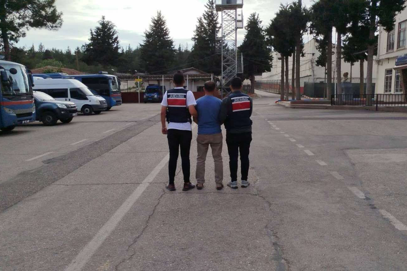 Gaziantep'te düzensiz göçmen operasyonu: 4 gözaltı Gaziantep'te düzensiz göçmen operasyonu: 4 gözaltı