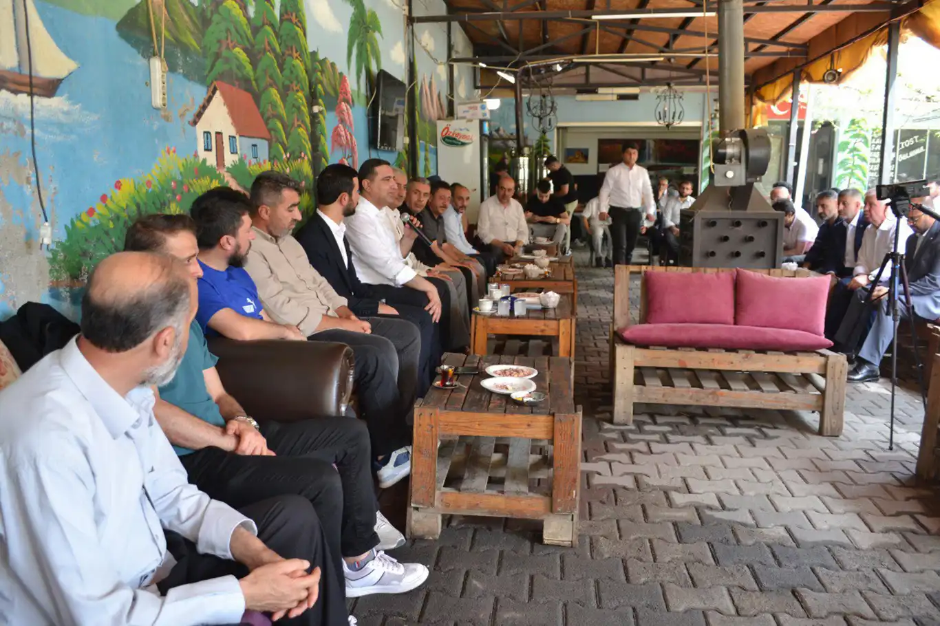 HÜDA PAR Milletvekili Serkan Ramanlı Bursa'da esnafı dinledi, vatandaşla buluştu HÜDA PAR Milletvekili Serkan Ramanlı Bursa'da esnafı dinledi, vatandaşla buluştu
