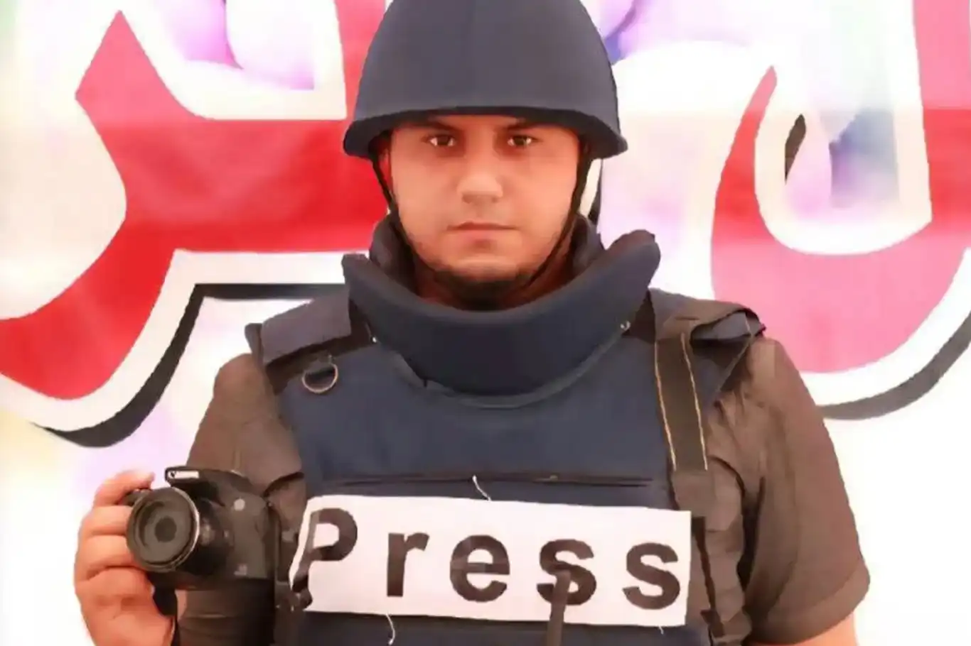 الاحتلال الصهيوني يستمر باستهداف الصحفيين في غزة الاحتلال الصهيوني يستمر باستهداف الصحفيين في غزة