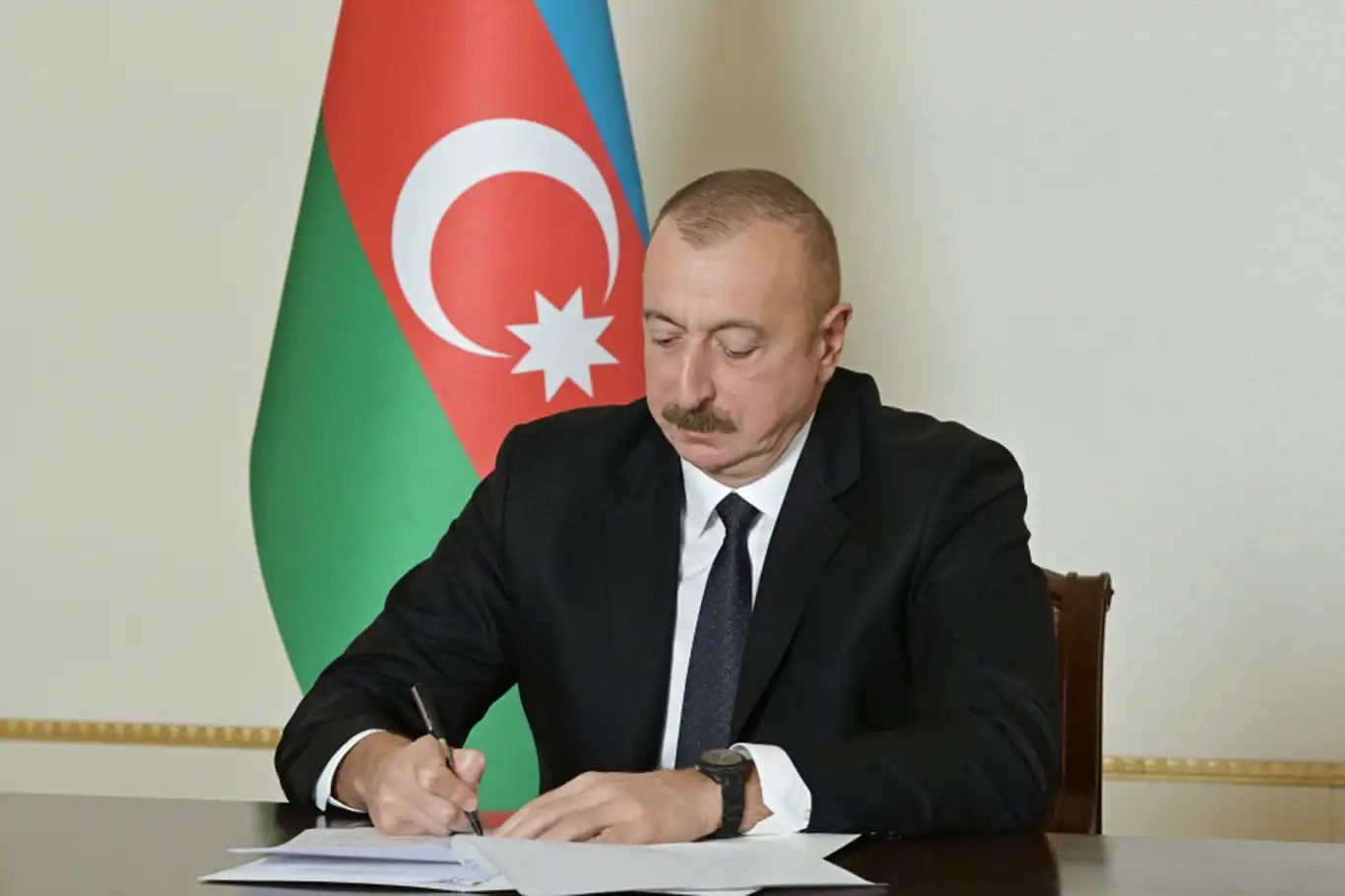 Azerbaycan'da 220 mahkûma af kararı Azerbaycan'da 220 mahkûma af kararı