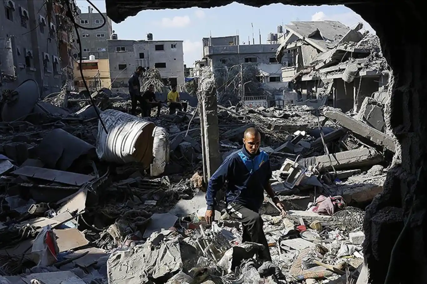 Israeli forces kill 3, injure 46 at U.S. aid distribution site in Rafah Israeli forces kill 3, injure 46 at U.S. aid distribution site in Rafah