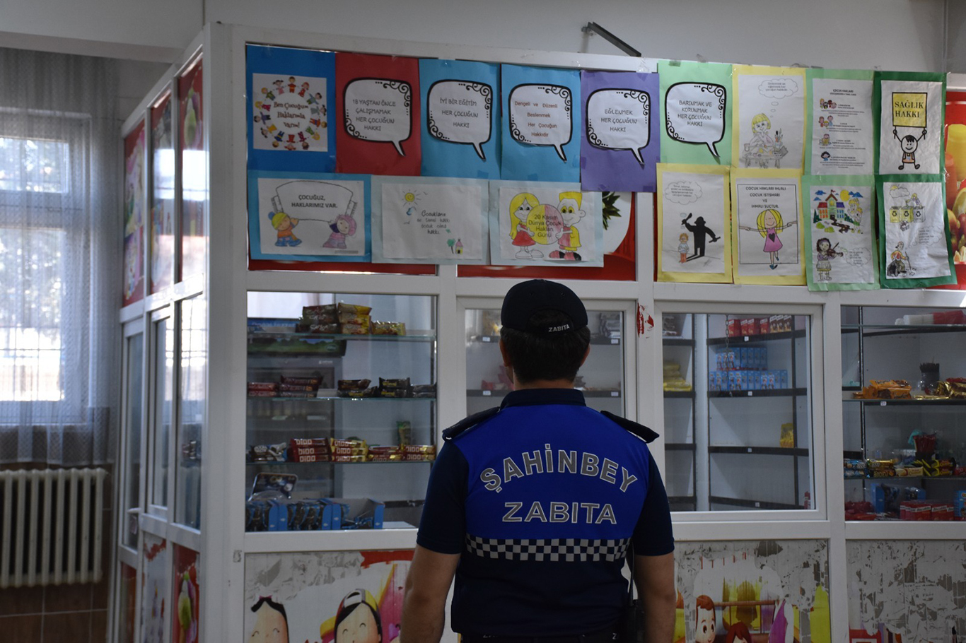 Gaziantep'te tarihi geçmiş ürün satan bir zincir market ve bir kantin kapatıldı Gaziantep'te tarihi geçmiş ürün satan bir zincir market ve bir kantin kapatıldı