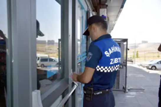 Gaziantep'te tarihi geçmiş ürün satan bir zincir market ve bir kantin kapatıldı
