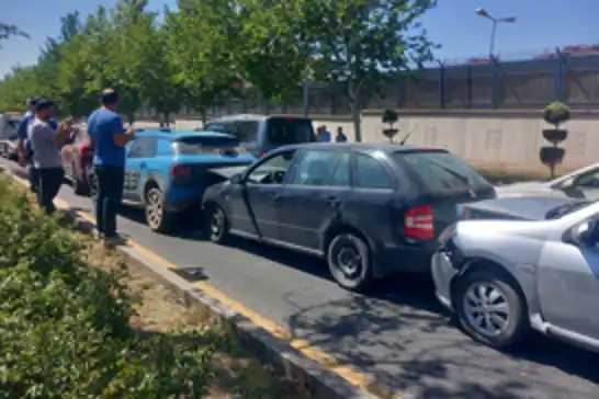 Diyarbakır'da zincirleme trafik kazası: 6 yaralı
