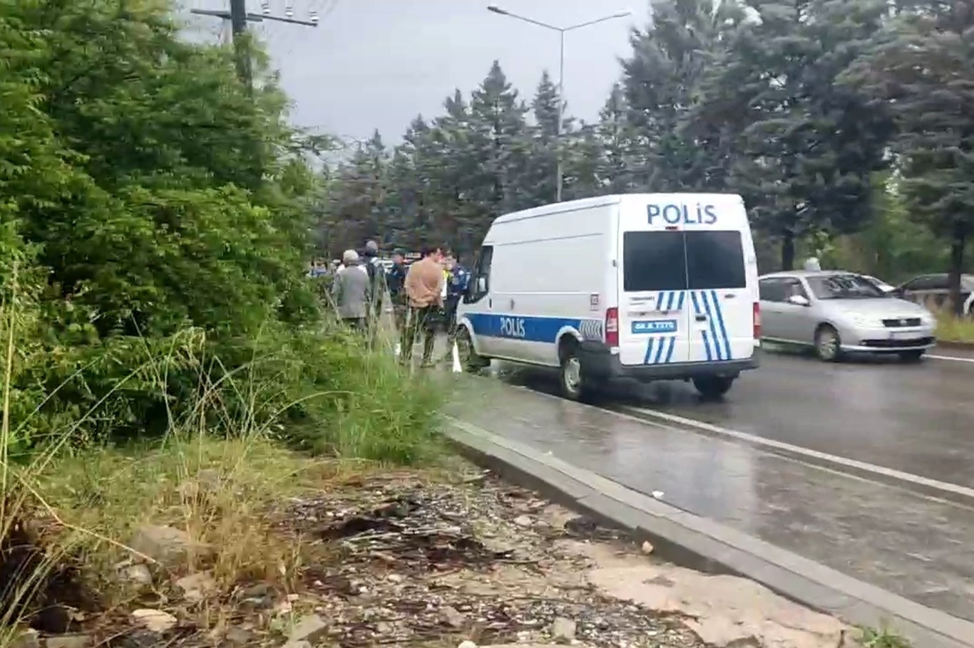 Şiddetli yağış nedeniyle bir ev çöktü: 3 kişi yaralandı Şiddetli yağış nedeniyle bir ev çöktü: 3 kişi yaralandı