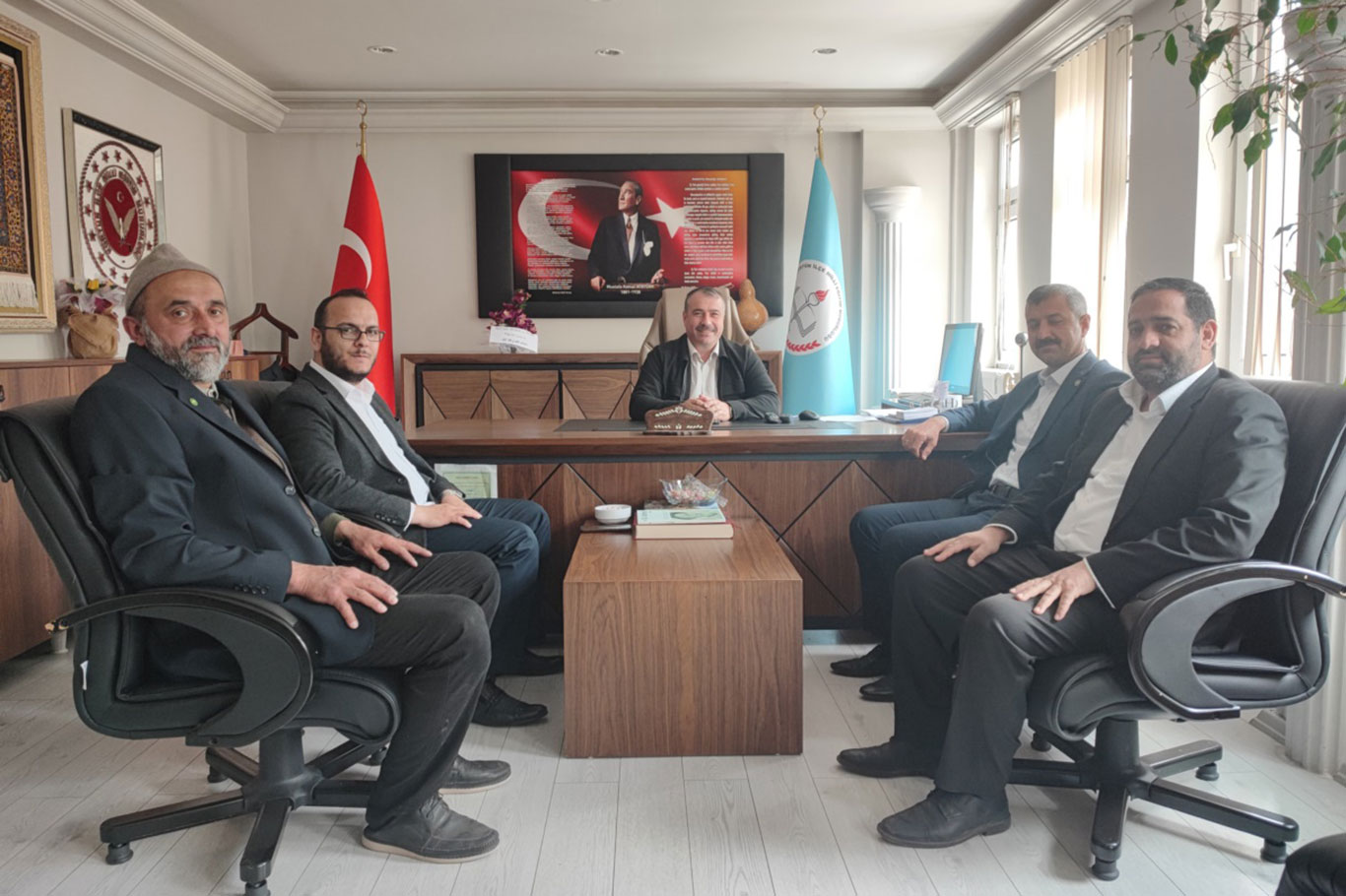 Oğraş: Zorunlu eğitim gençlerin iş gücü piyasasında yer edinmesini zorlaştırmaktadır Oğraş: Zorunlu eğitim gençlerin iş gücü piyasasında yer edinmesini zorlaştırmaktadır