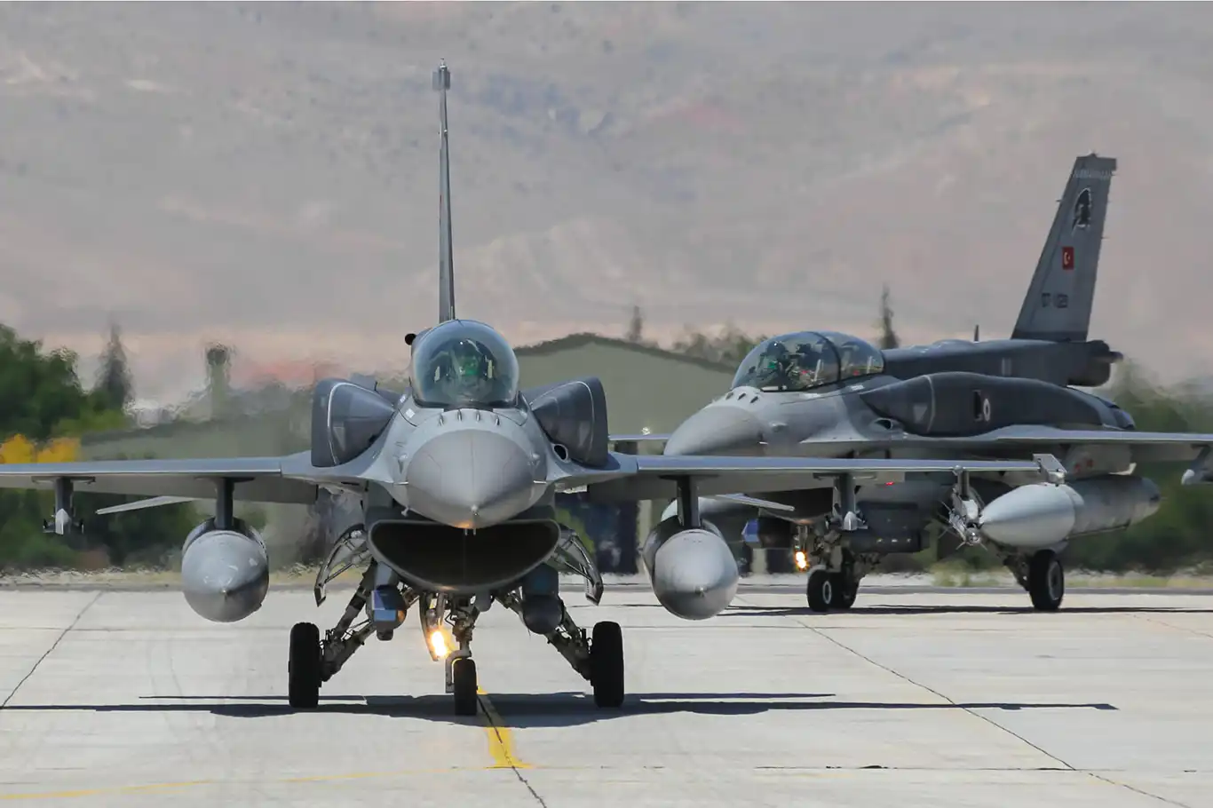 ABD ambargoyu kaldırdığı Vietnam'a 24 adet F-16 savaş uçağı veriyor ABD ambargoyu kaldırdığı Vietnam'a 24 adet F-16 savaş uçağı veriyor