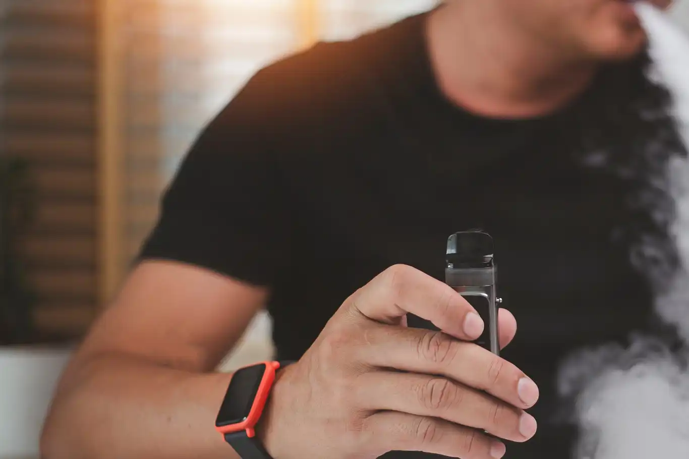 Elektronik sigara, gençlerin hayatını tehdit ediyor! Elektronik sigara, gençlerin hayatını tehdit ediyor!