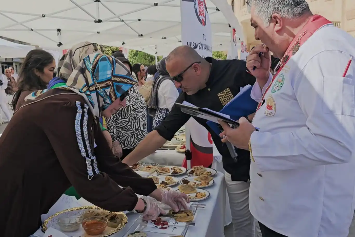 Mardin’de Şam Börek yemek yarışması düzenlendi Mardin’de Şam Börek yemek yarışması düzenlendi