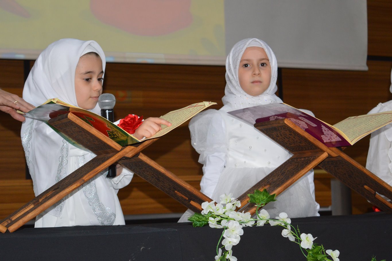 4-6 Yaş Kur'an kurslarında okuyan miniklere mezuniyet töreni
