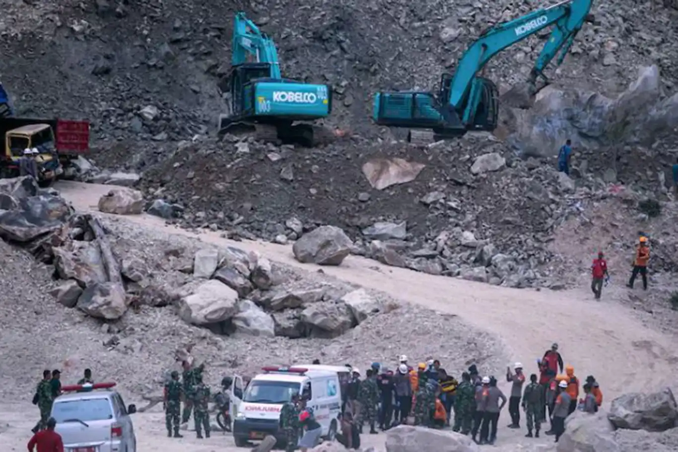 Endonezya’da taş ocağında göçük: 10 ölü, 6 yaralı