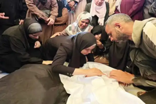 Sîyonîstan li Xezzeyê malbatekî tune kirin: 7 şehîd