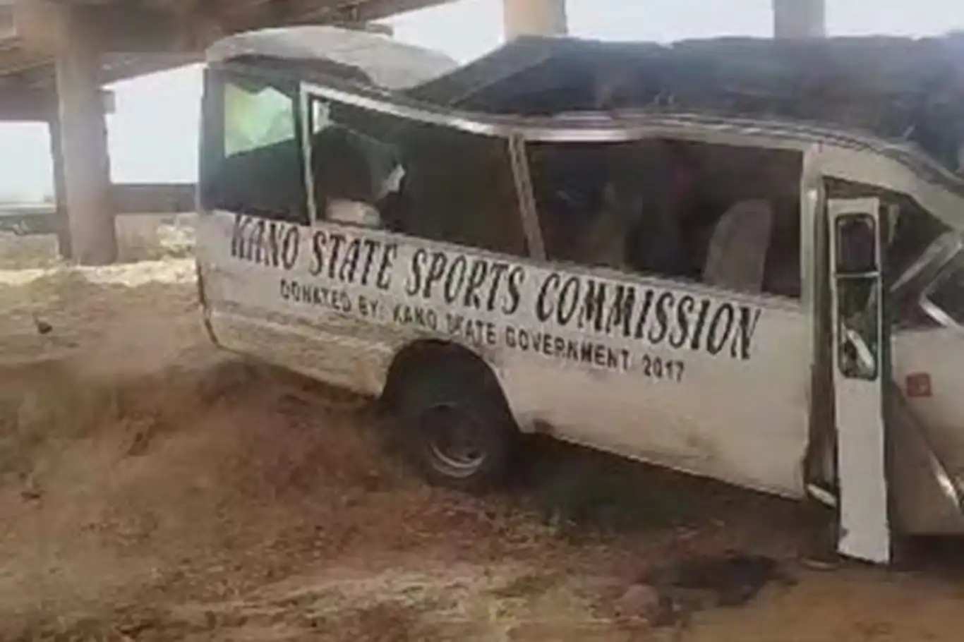 Nijerya'da otobüs kazası: 21 ölü 