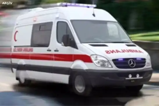 Ticari taksi ile otomobil çarpıştı: 7 yaralı