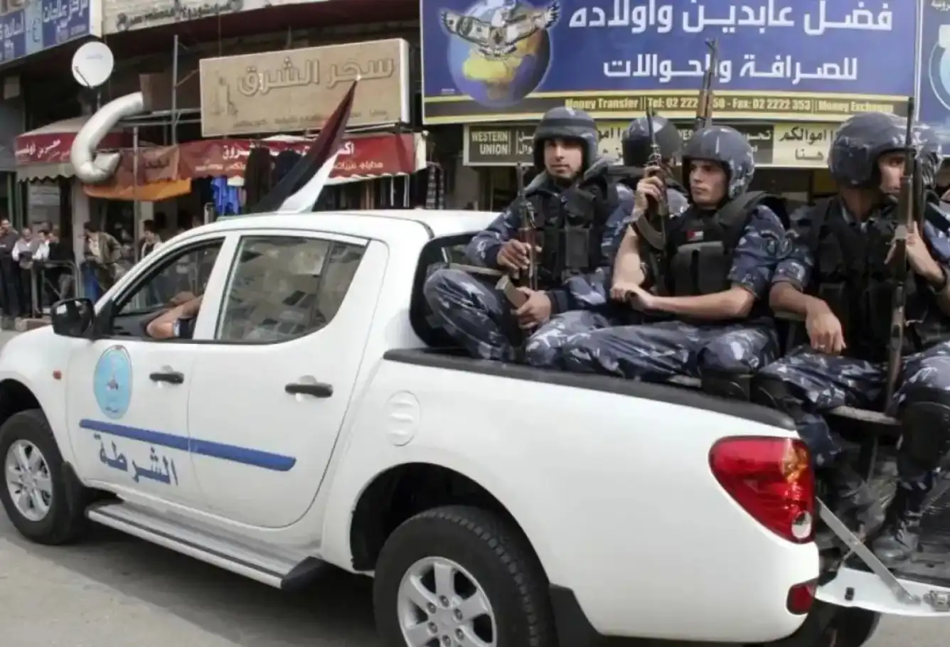 وزارة الداخلية في غزة تعيد تشكيل "قوة التنفيذ" لضبط الأمن ومكافحة الفوضى وزارة الداخلية في غزة تعيد تشكيل "قوة التنفيذ" لضبط الأمن ومكافحة الفوضى