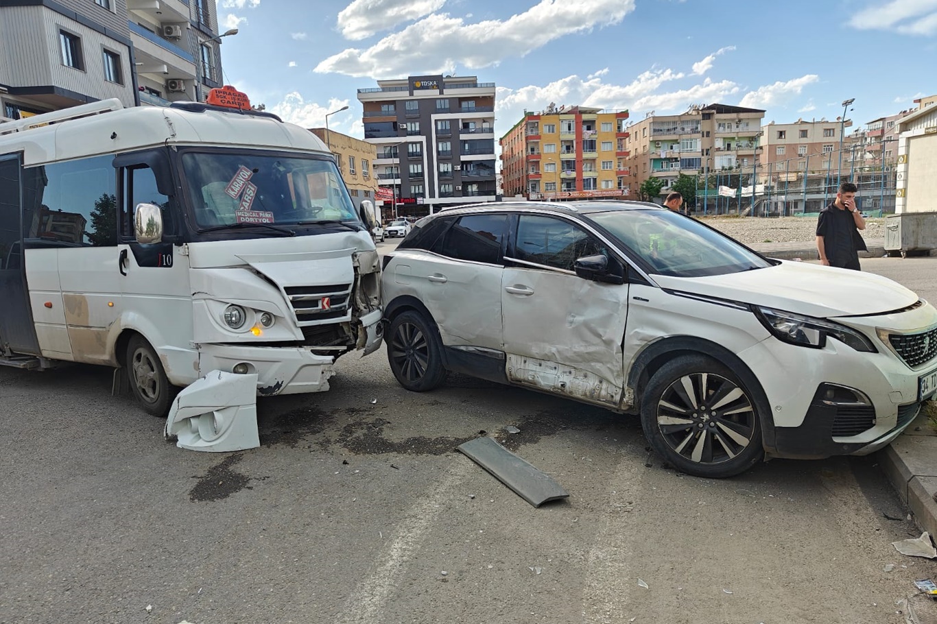 Batman'da maddi hasarlı trafik kazası Batman'da maddi hasarlı trafik kazası