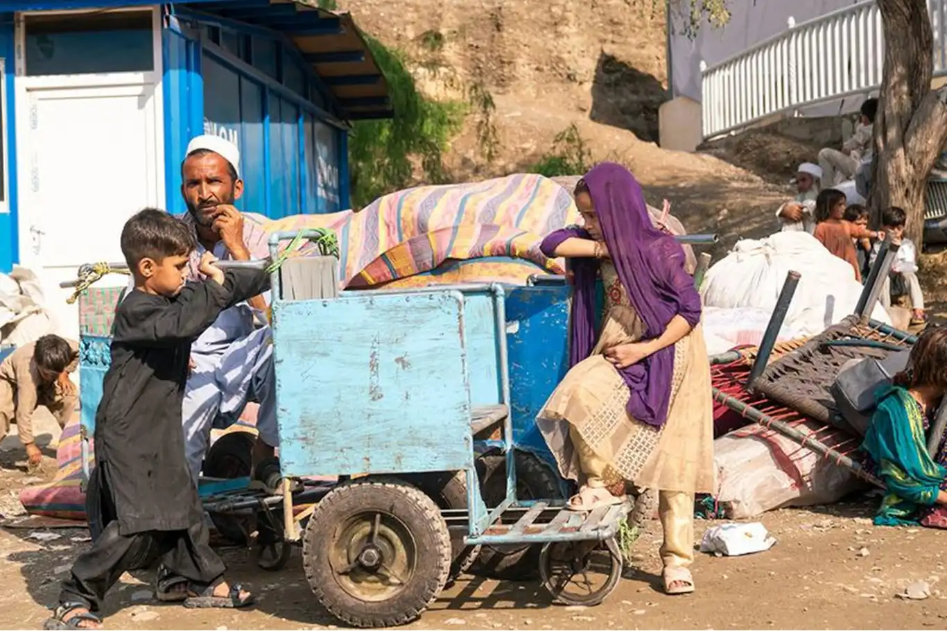 Nisan'da 250 binden fazla Afgan ülkesine döndü