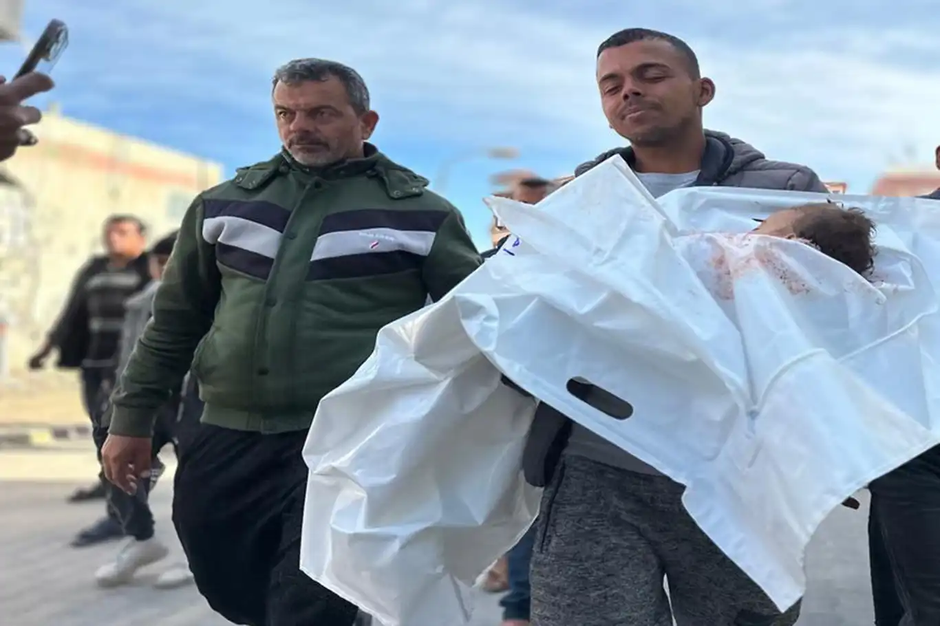 Gazze'de katliam sürüyor: Şehit sayısı 52 bin 500'ü aştı Gazze'de katliam sürüyor: Şehit sayısı 52 bin 500'ü aştı
