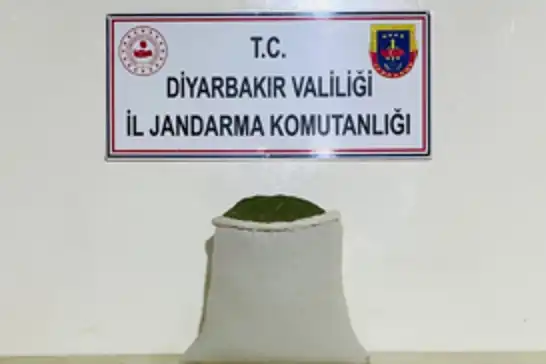 Diyarbakır'da 77 kilogram toz esrar ele geçirildi