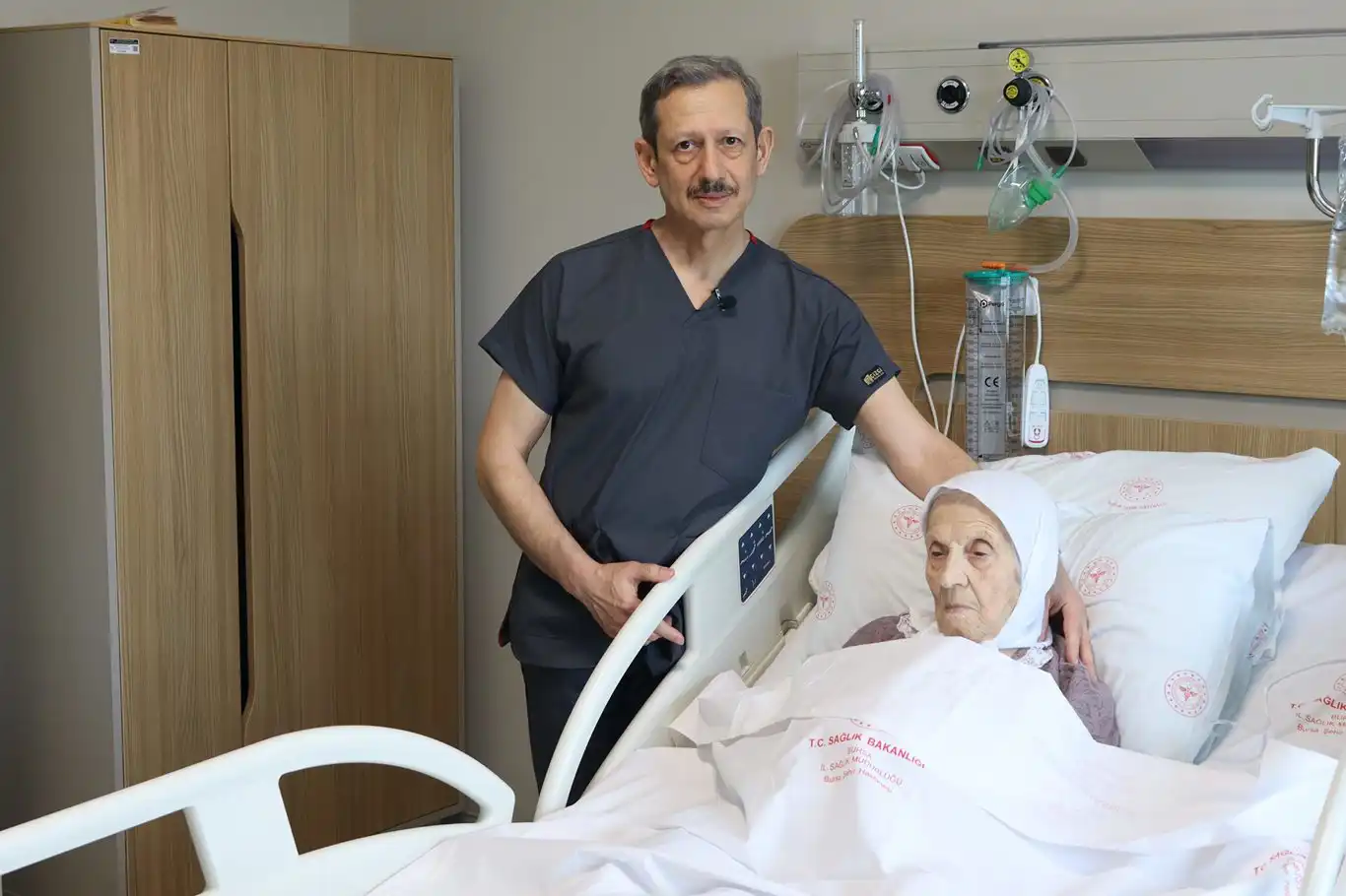 104 yaşındaki hasta kalp ameliyatıyla sağlığına kavuştu 104 yaşındaki hasta kalp ameliyatıyla sağlığına kavuştu