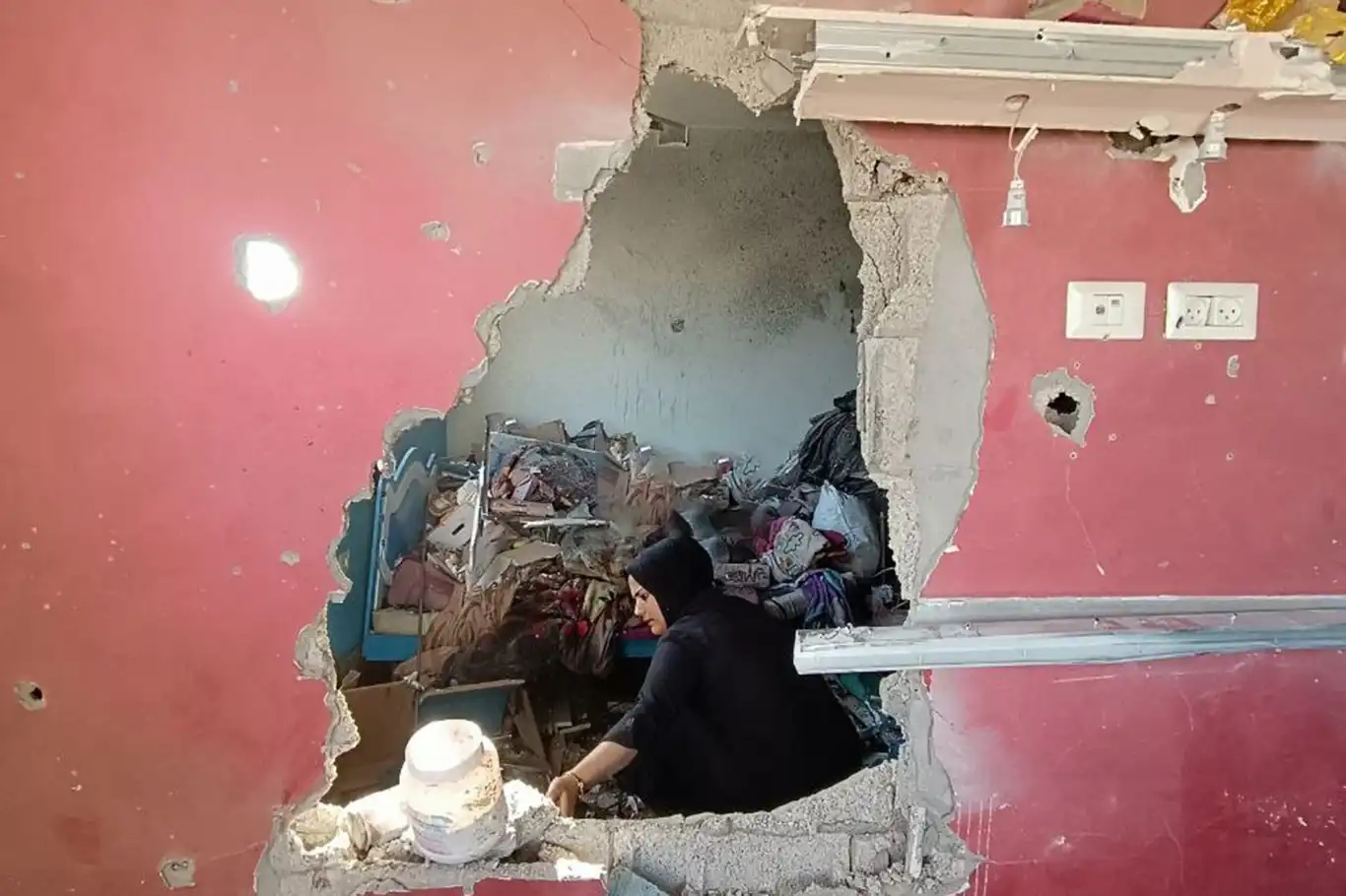 Siyonist vahşet durmaksızın sürüyor: 24 saatte 48 şehit Siyonist vahşet durmaksızın sürüyor: 24 saatte 48 şehit