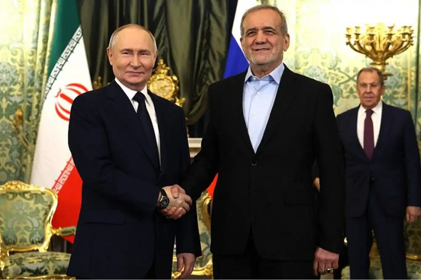 İran Cumhurbaşkanı Pezeşkiyan ile Putin görüştü İran Cumhurbaşkanı Pezeşkiyan ile Putin görüştü