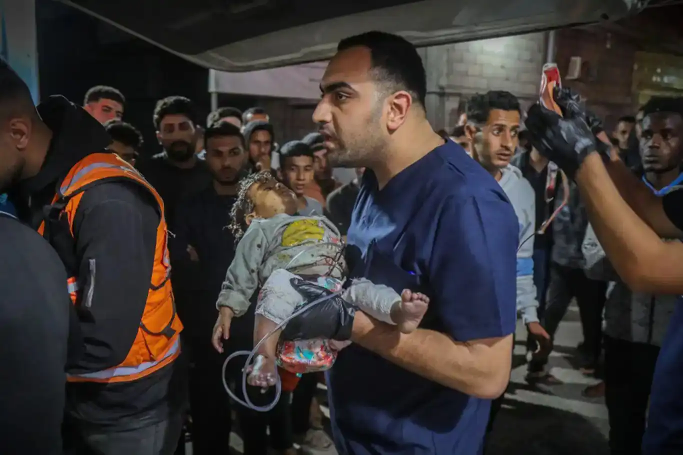 Rejima sîyonîst êrîşî dibistanê kir: Herî kêm 30 şehîd, ji 100î zêdetir birîndar Rejima sîyonîst êrîşî dibistanê kir: Herî kêm 30 şehîd, ji 100î zêdetir birîndar