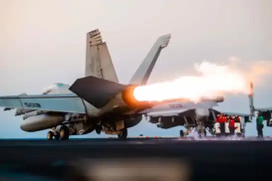خلال أسبوع..سقوط ثاني طائرة F/A-18 من على متن حاملة الطائرات الأمريكية "ترومان"