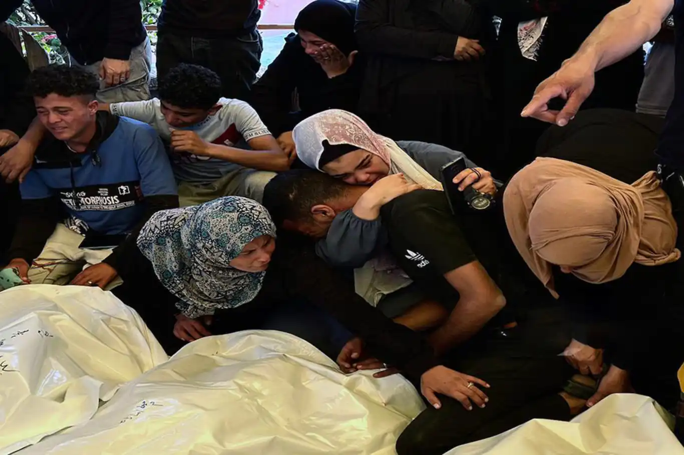 Gazze'de soykırım sürüyor: 52 bin 653 şehit, 118 bin 897 yaralı Gazze'de soykırım sürüyor: 52 bin 653 şehit, 118 bin 897 yaralı