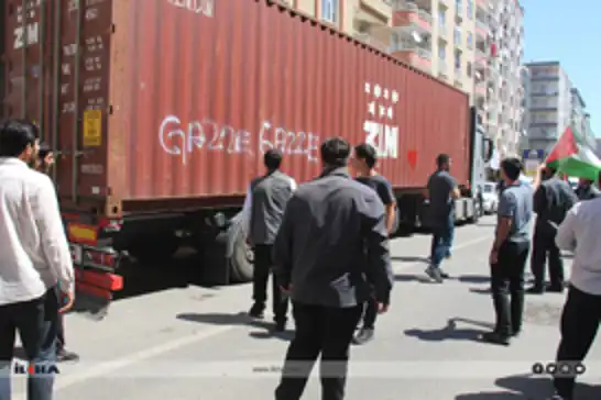 لە دیاربەکر هاوڵاتیان ناڕەزایەتیان دەربڕی لە بەرامبەر چوونەوە بارهەڵگری شەریکەیەکی لایەنگری رژێمی داگیرکەر بۆ ناو دیاربەکر