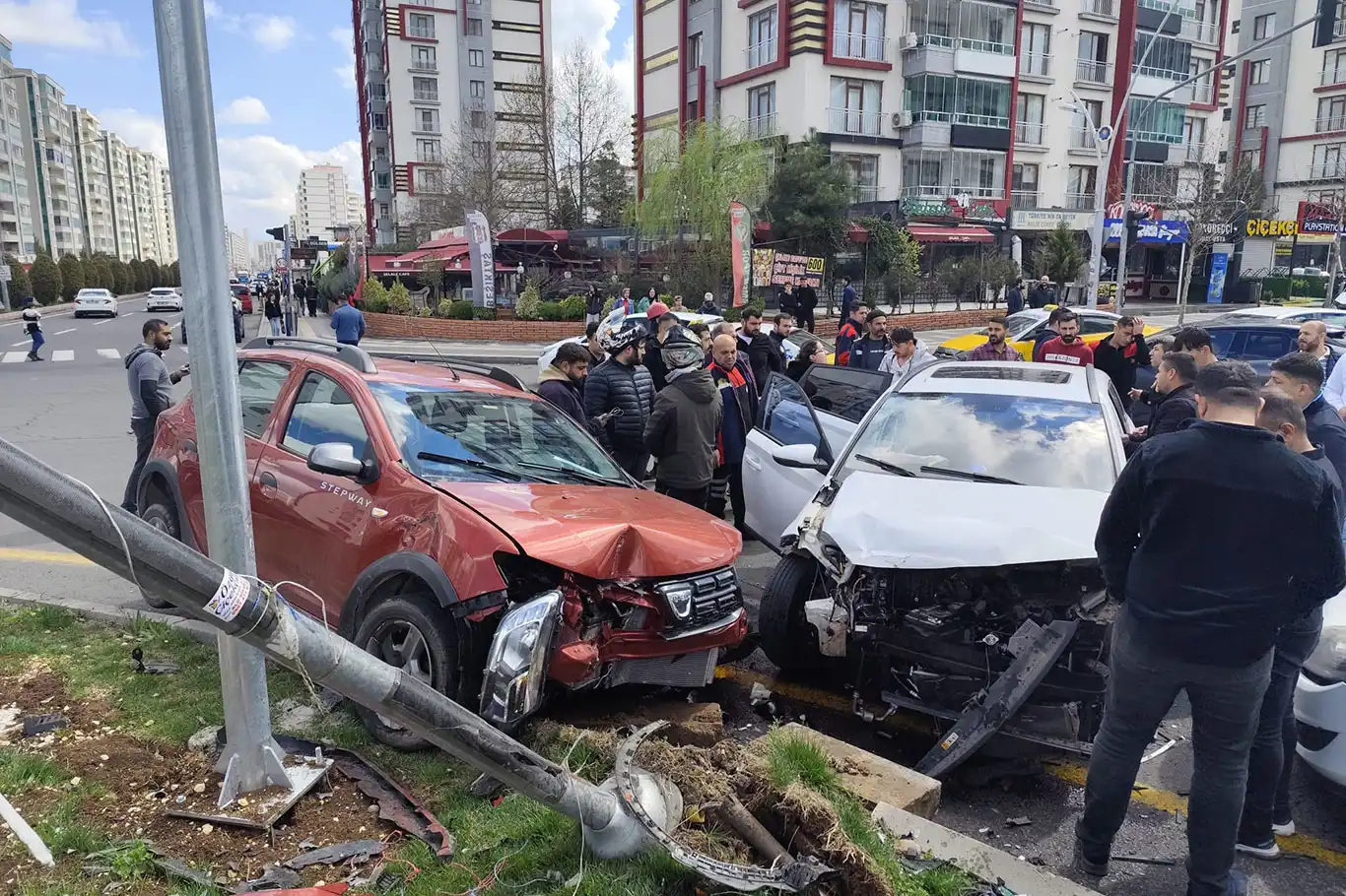 Nisan ayında meydana gelen kazalarda 205 kişi öldü 31 bin kişi yaralandı Nisan ayında meydana gelen kazalarda 205 kişi öldü 31 bin kişi yaralandı