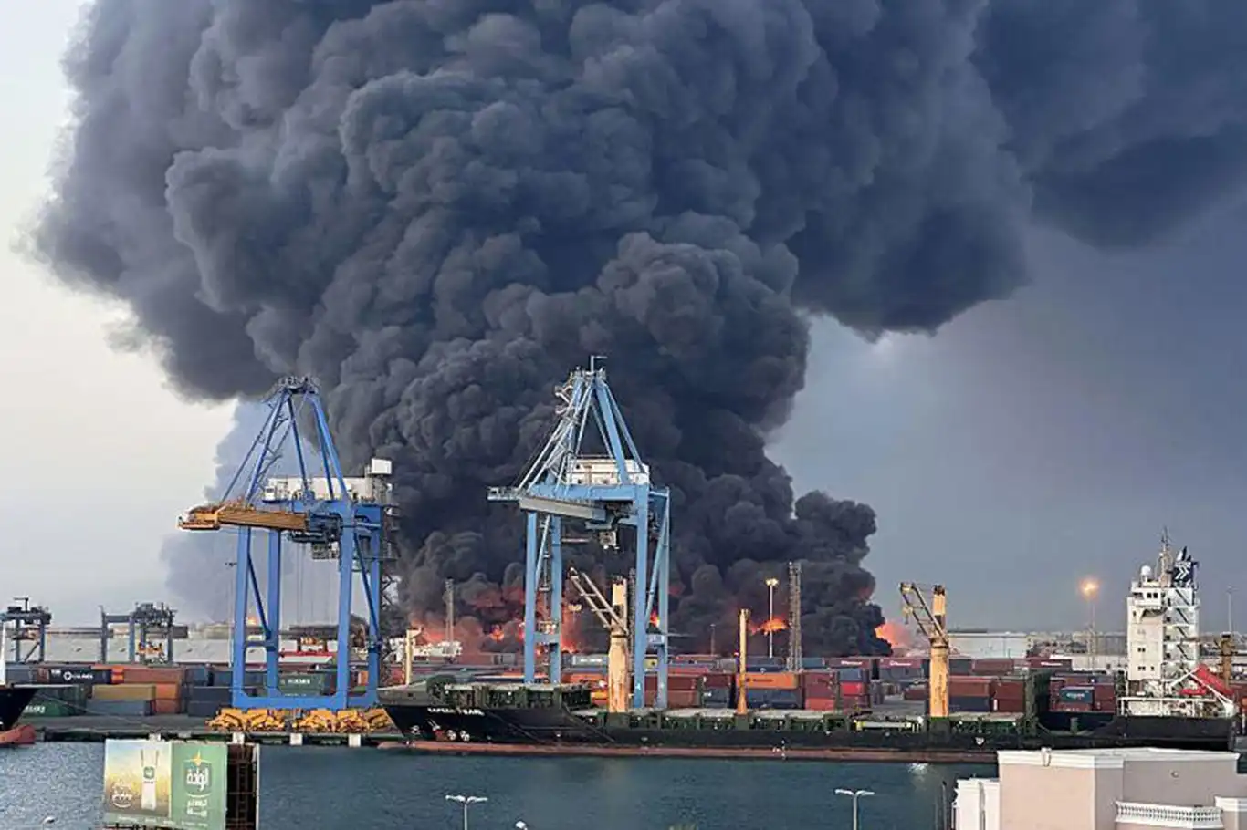 Port Sudan’da donanma üssü hedef alındı Port Sudan’da donanma üssü hedef alındı