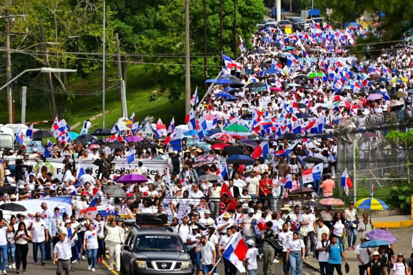 Panama'nın ABD ile imzaladığı askeri işbirliği anlaşması protesto edildi Panama'nın ABD ile imzaladığı askeri işbirliği anlaşması protesto edildi