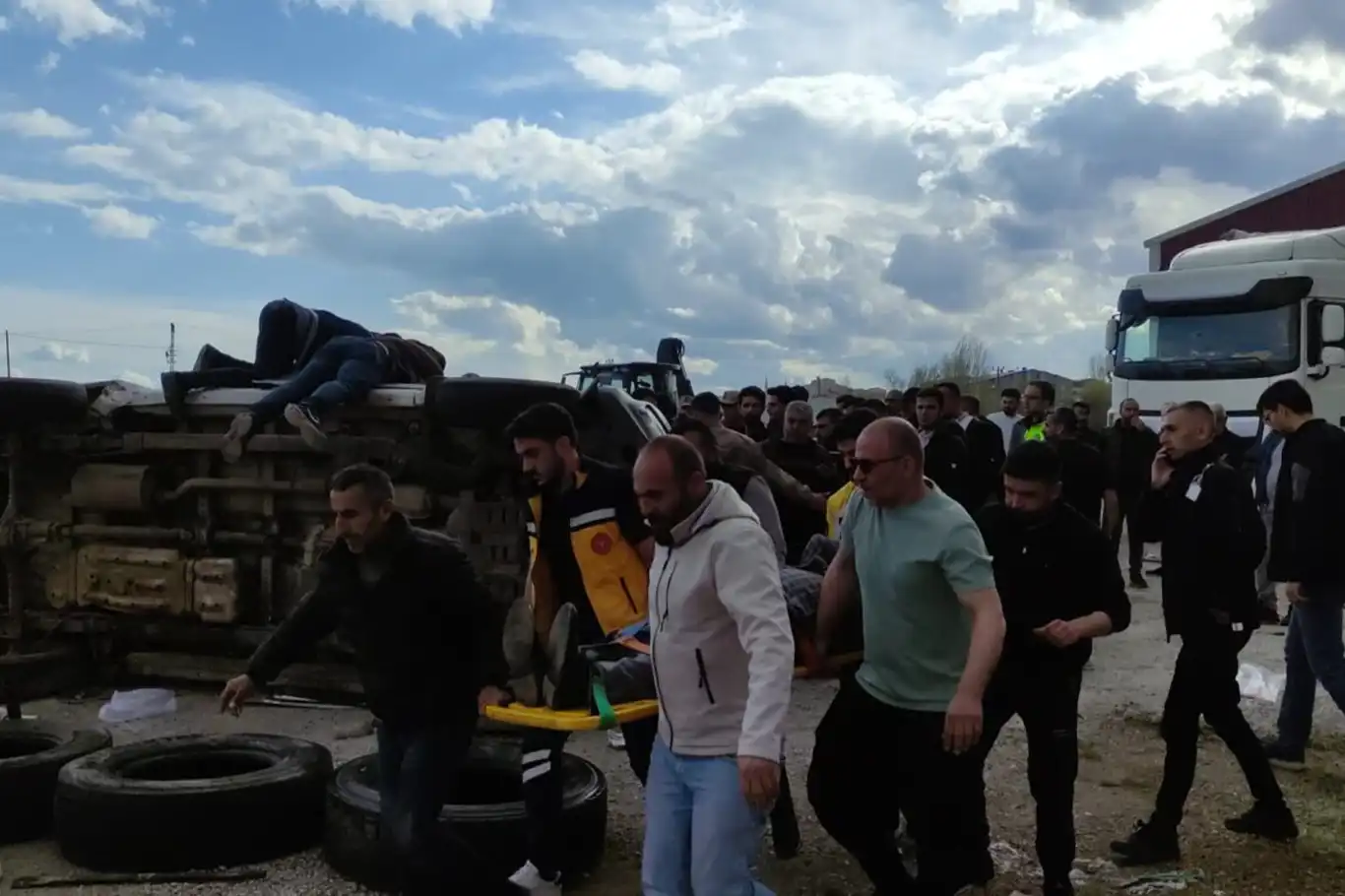 Bingöl’de trafik kazası: 7 yaralı Bingöl’de trafik kazası: 7 yaralı