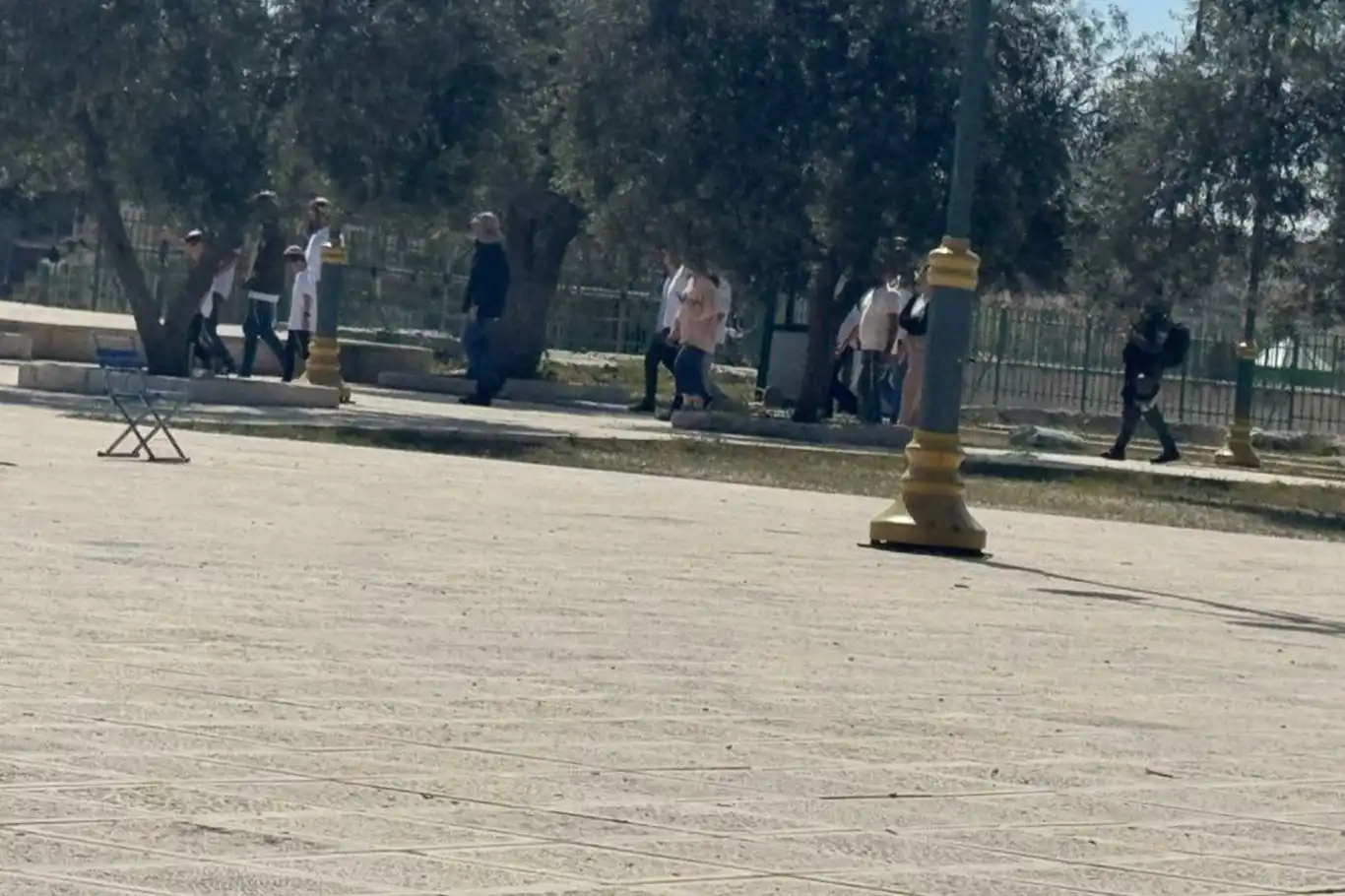 Onlarca siyonist yerleşimci Mescid-i Aksa avlularını kirletti Onlarca siyonist yerleşimci Mescid-i Aksa avlularını kirletti