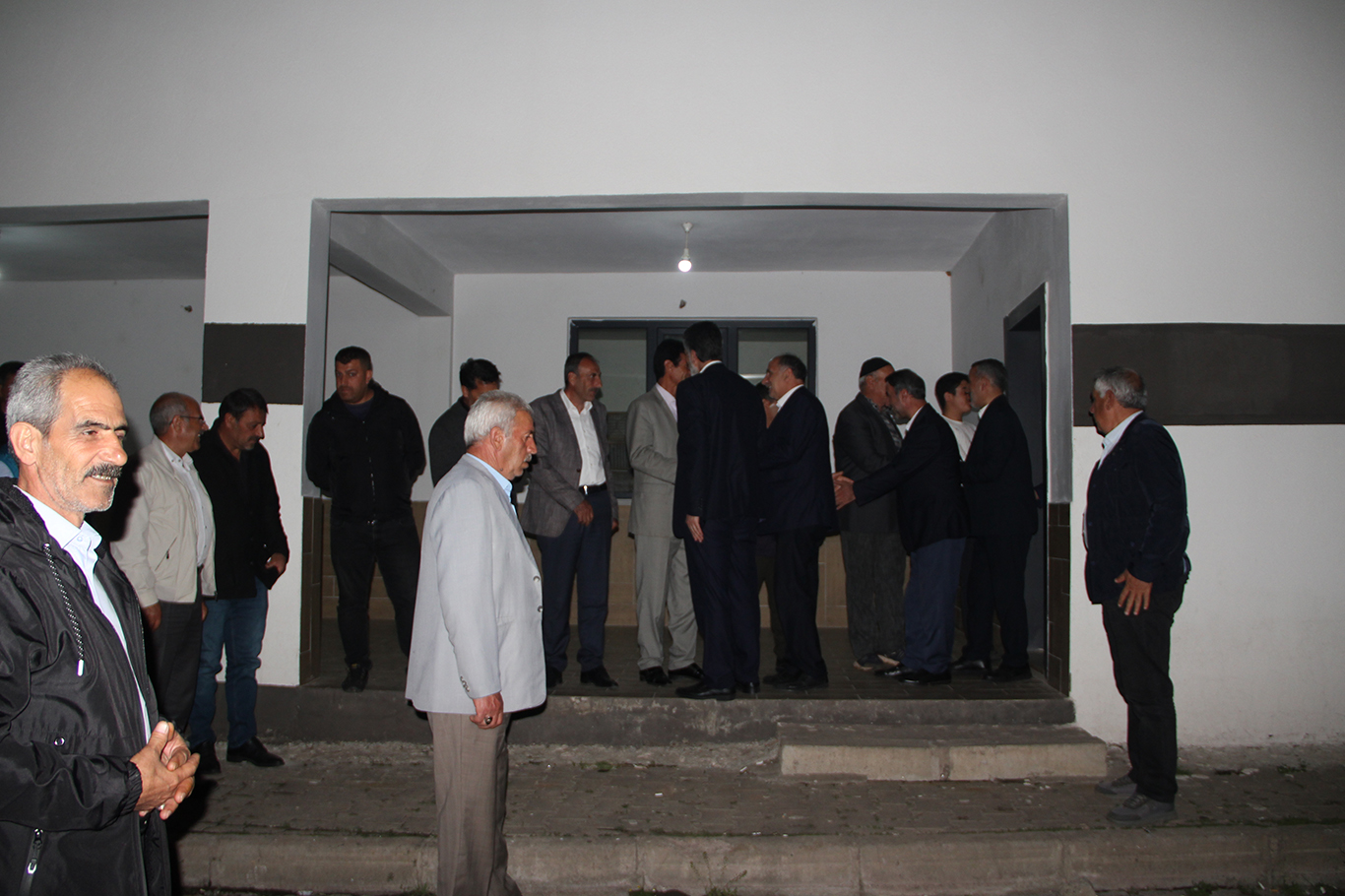 HÜDA PAR heyetinden Bingöl köylerine ziyaretler sürüyor HÜDA PAR heyetinden Bingöl köylerine ziyaretler sürüyor
