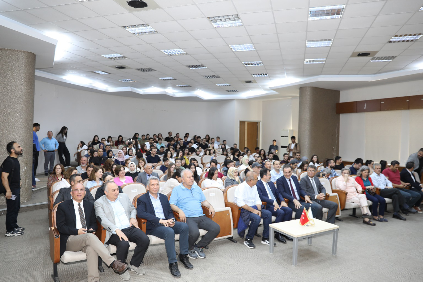 ÇÜ'de sürdürülebilir teknolojilerin anahtarı nanomalzemeler anlatıldı ÇÜ'de sürdürülebilir teknolojilerin anahtarı nanomalzemeler anlatıldı