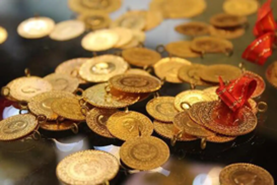 Gold prices slip as US–UK trade deal optimism lifts risk sentiment