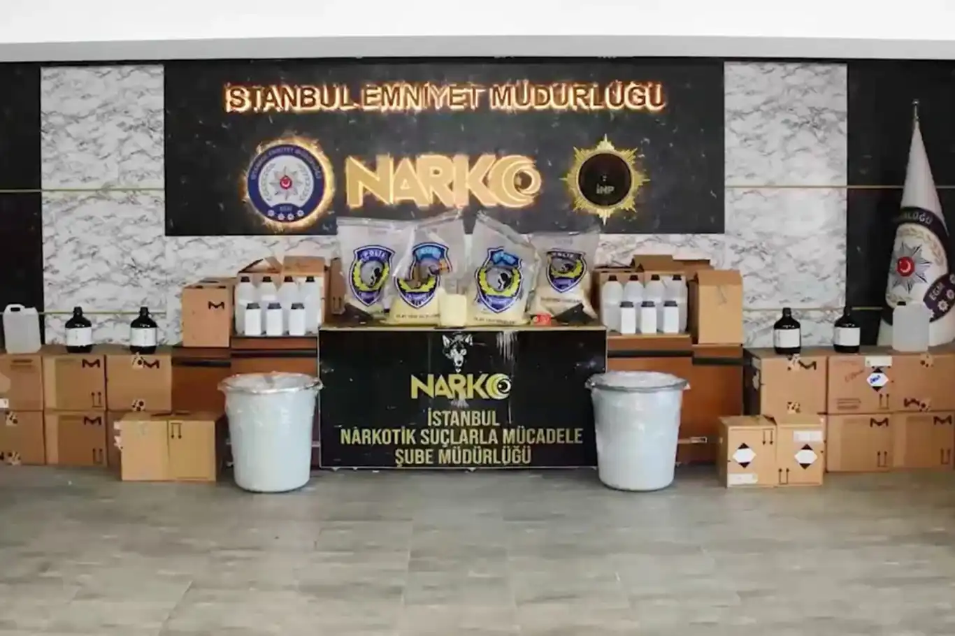 İstanbul'da uyuşturucu operasyonu: 20 tutuklama İstanbul'da uyuşturucu operasyonu: 20 tutuklama