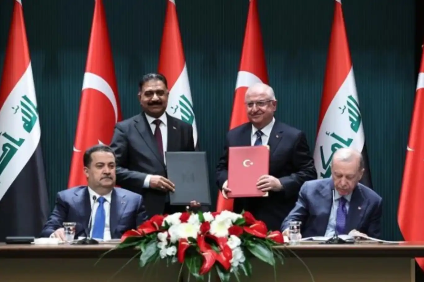 تركيا والعراق توقّعان 11 اتفاقية تعاون في مجالات متعددة تركيا والعراق توقّعان 11 اتفاقية تعاون في مجالات متعددة