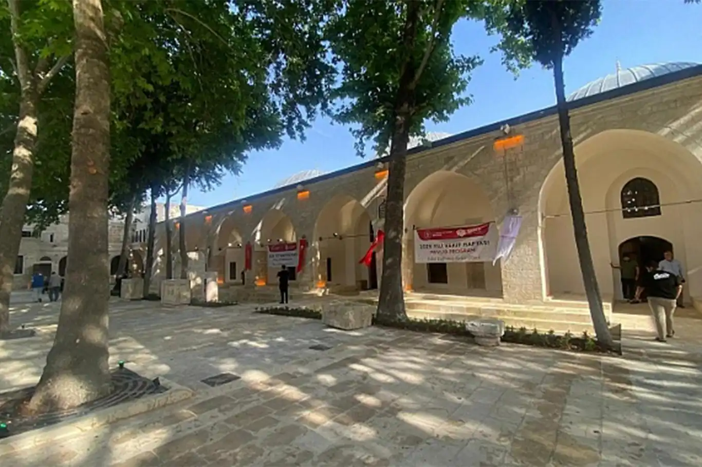 Tarihi Hasan Paşa Camii yeniden ibadete açıldı Tarihi Hasan Paşa Camii yeniden ibadete açıldı
