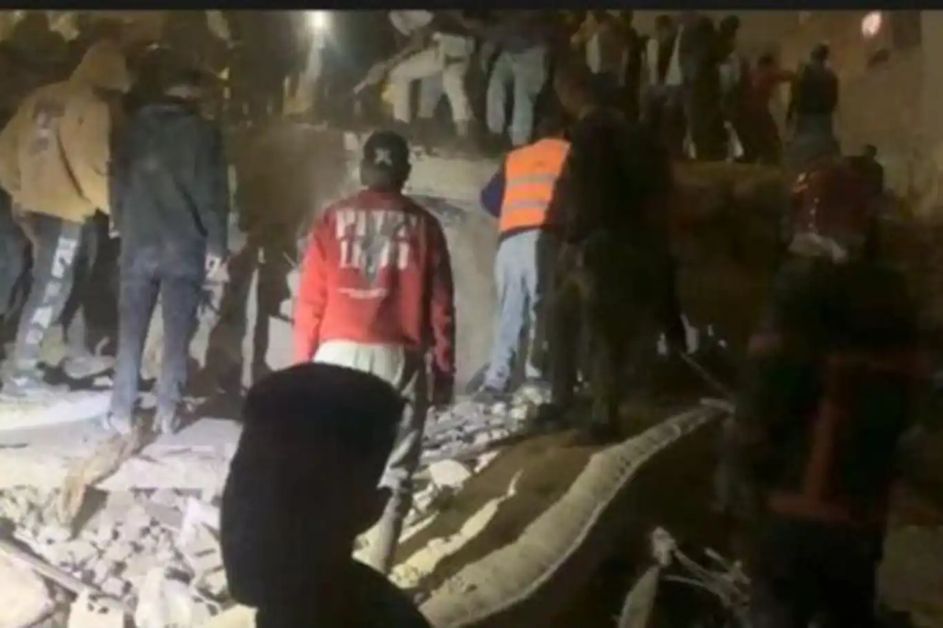 Fas'ta bina çöktü: 9 ölü, 7 yaralı Fas'ta bina çöktü: 9 ölü, 7 yaralı