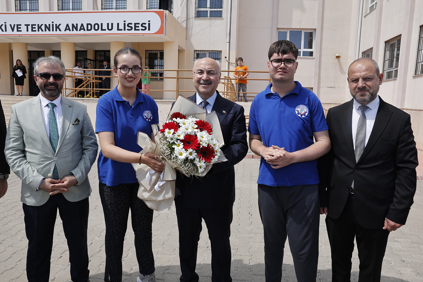 Vali Köşger: Aile yapımız sistematik bir şekilde hedef alınıyor Vali Köşger: Aile yapımız sistematik bir şekilde hedef alınıyor