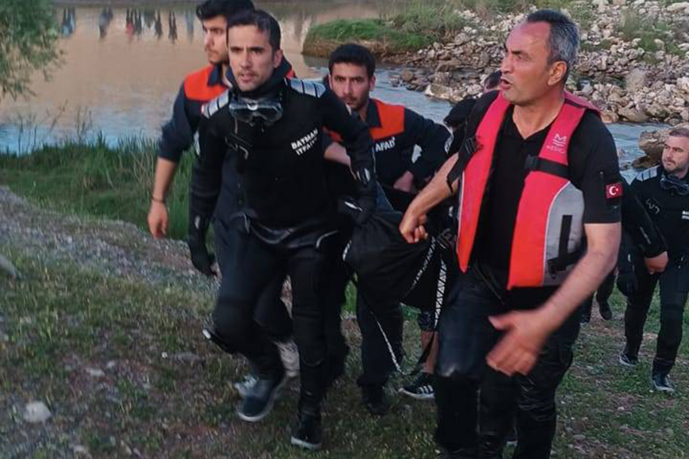Serinlemek için Kezer Çayı'na giren çocuk hayatını kaybetti Serinlemek için Kezer Çayı'na giren çocuk hayatını kaybetti