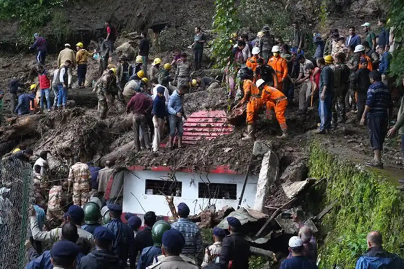 Hindistan’da muson yağmurları: 30 ölü Hindistan’da muson yağmurları: 30 ölü