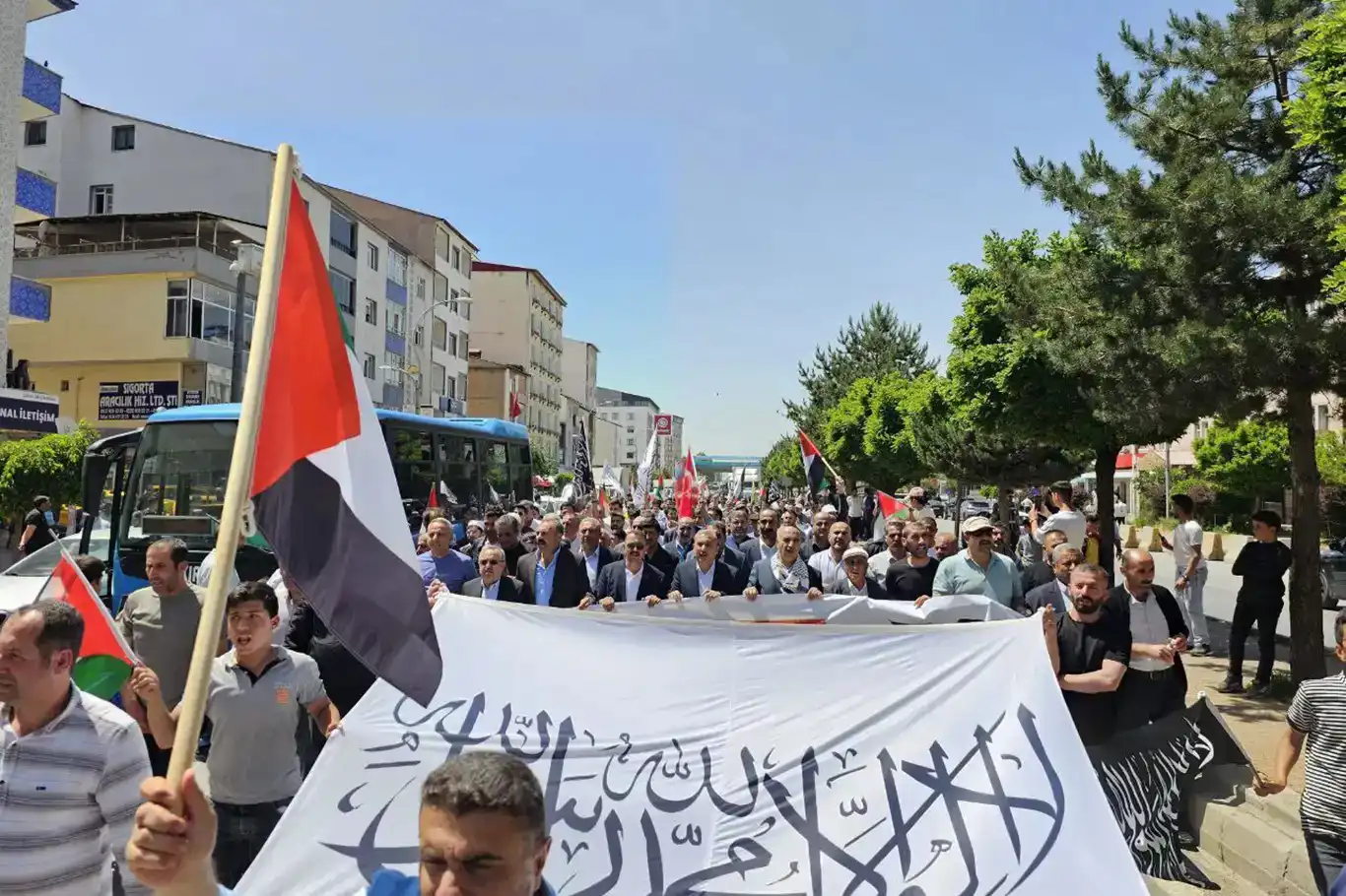 بيتليس تشهد "مسيرة الضمير" دعمًا لغزة