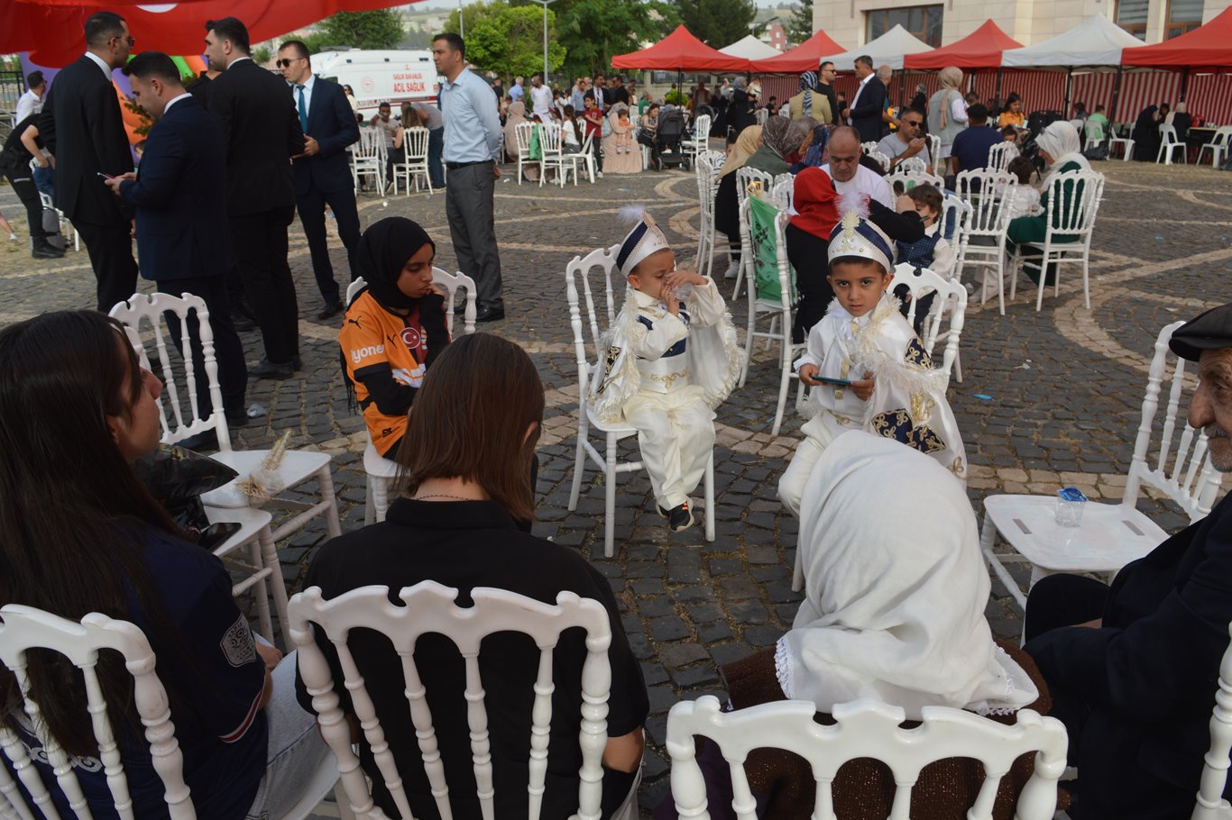 Siirt'te toplu sünnet şöleni ile 118 çocuk sünnet edildi