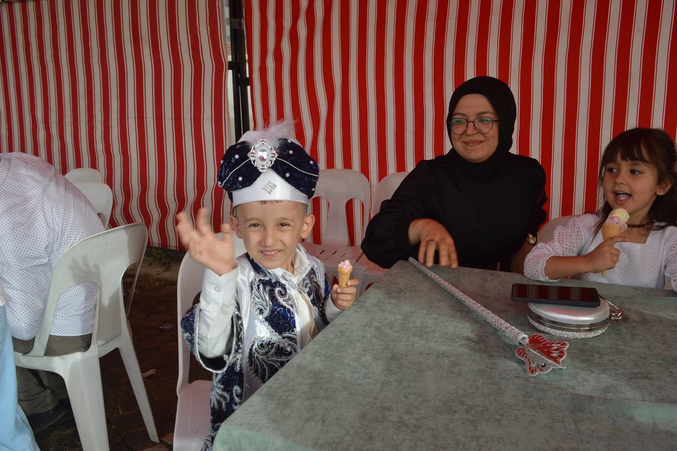 Siirt'te toplu sünnet şöleni ile 118 çocuk sünnet edildi